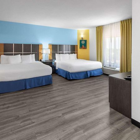 Days Inn & Suites By Wyndham Lubbock Medical Center Екстериор снимка
