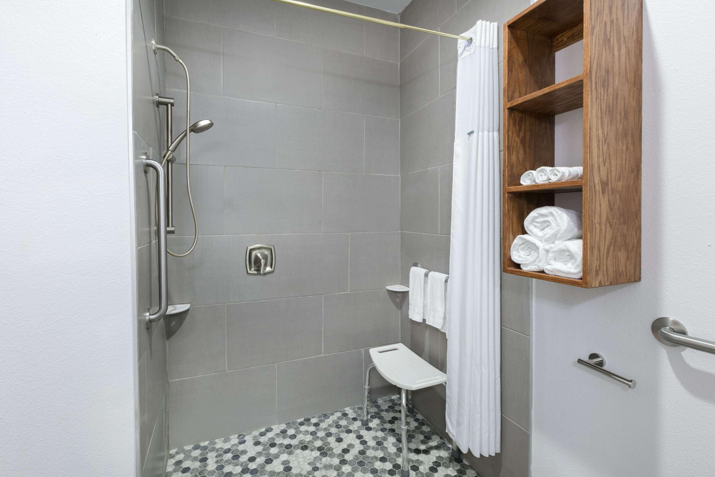 Days Inn & Suites By Wyndham Lubbock Medical Center Екстериор снимка