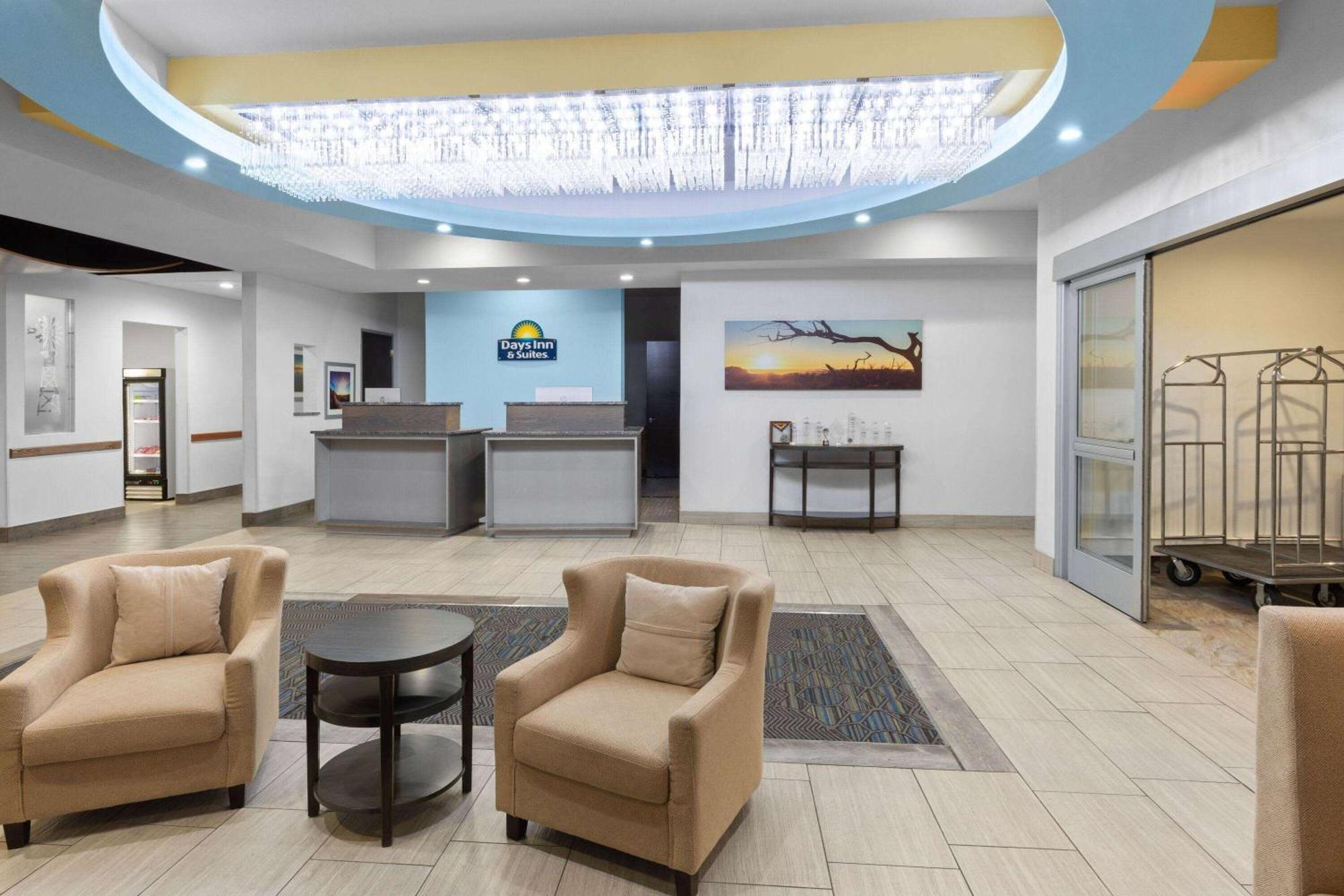 Days Inn & Suites By Wyndham Lubbock Medical Center Екстериор снимка
