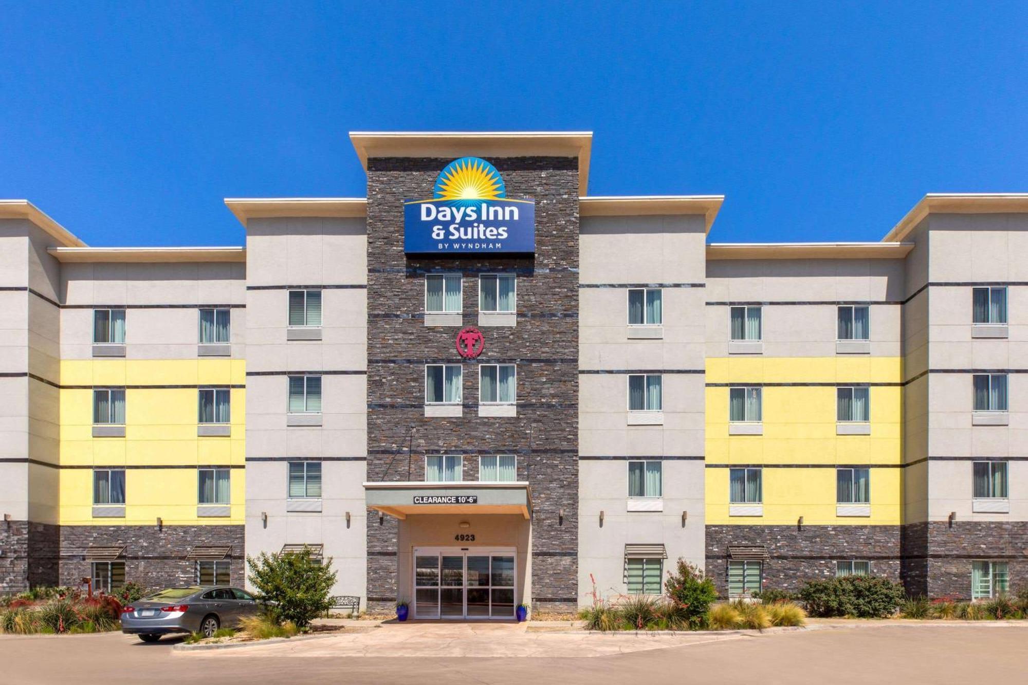 Days Inn & Suites By Wyndham Lubbock Medical Center Екстериор снимка