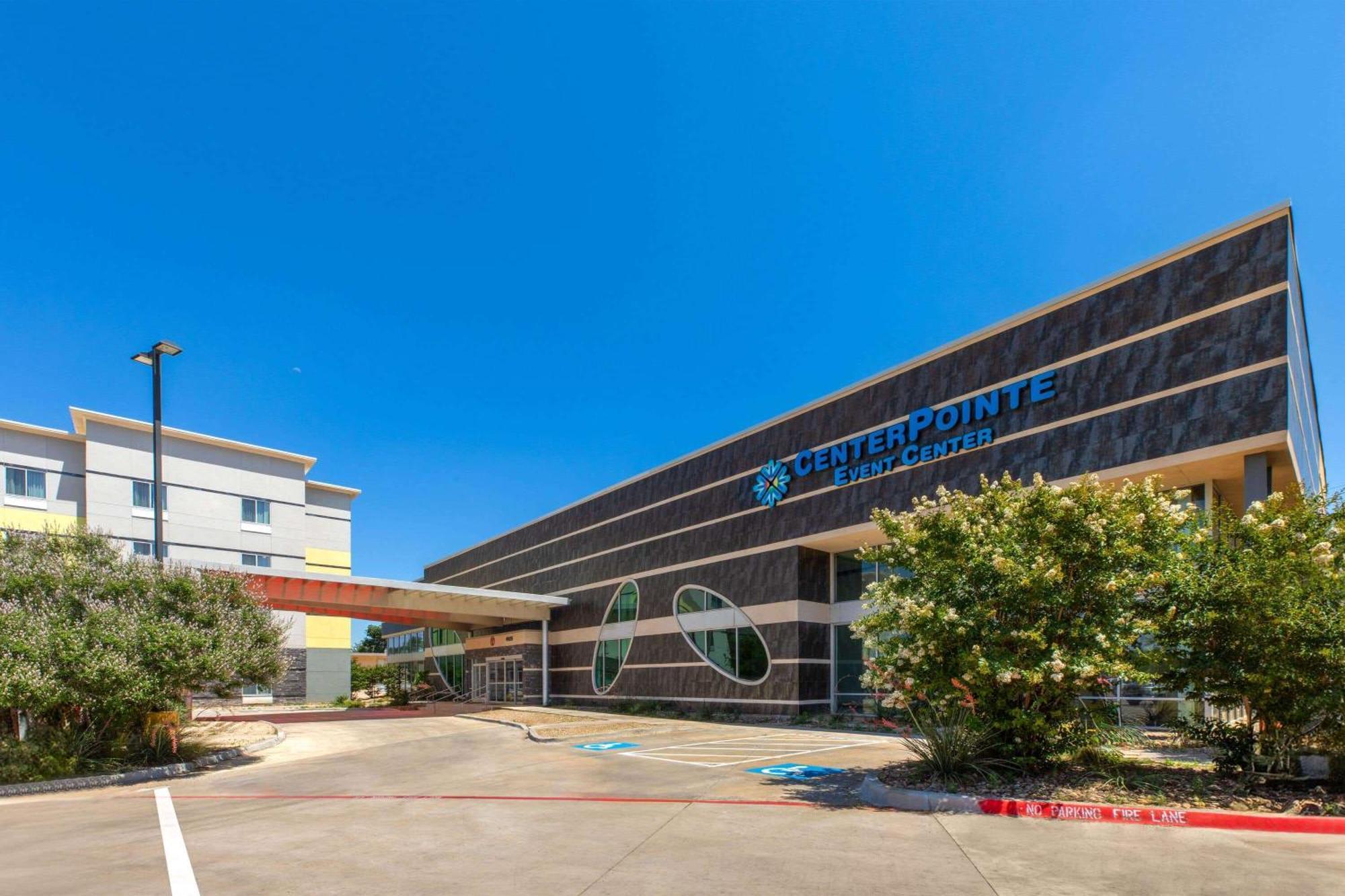 Days Inn & Suites By Wyndham Lubbock Medical Center Екстериор снимка