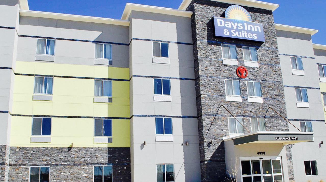 Days Inn & Suites By Wyndham Lubbock Medical Center Екстериор снимка