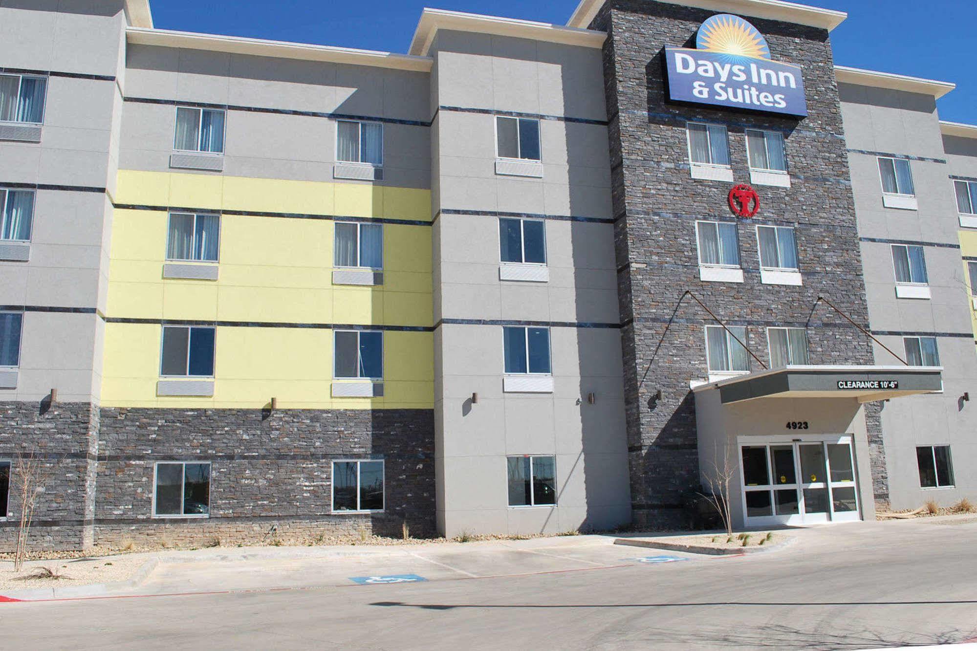 Days Inn & Suites By Wyndham Lubbock Medical Center Екстериор снимка