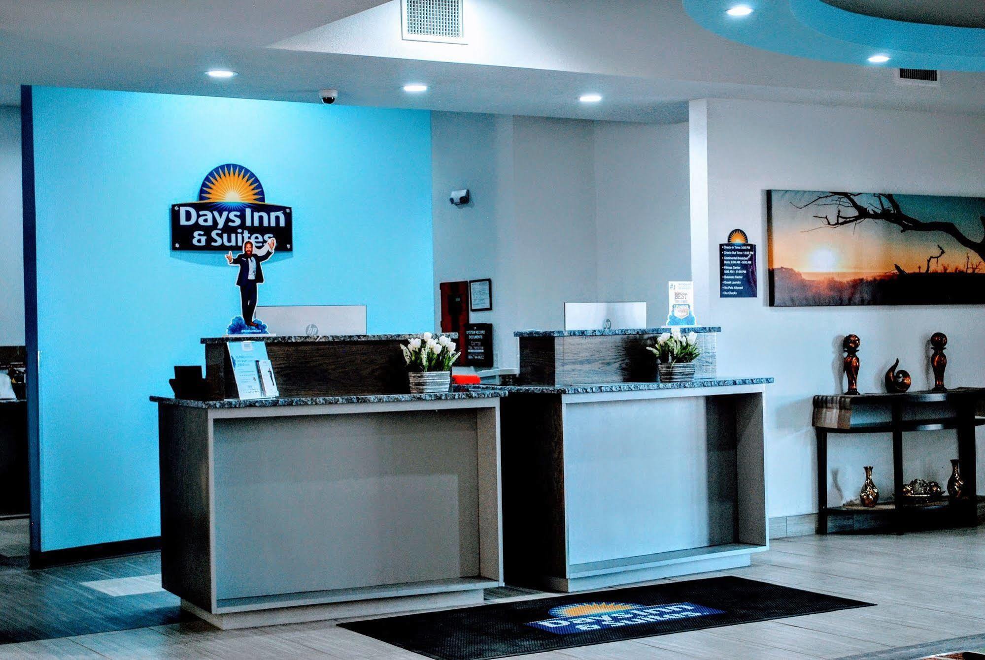 Days Inn & Suites By Wyndham Lubbock Medical Center Екстериор снимка