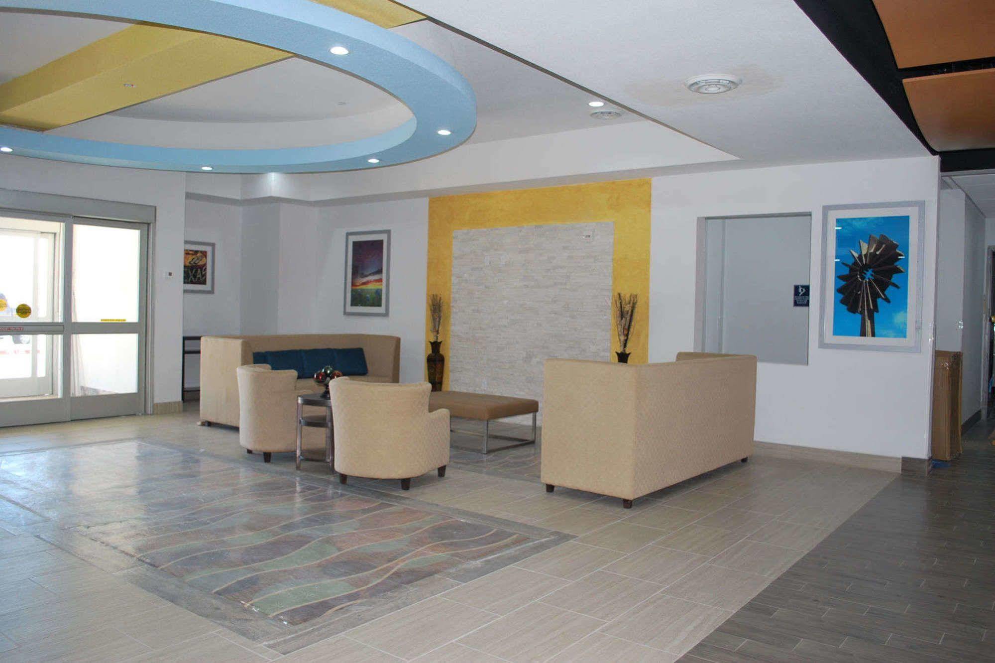 Days Inn & Suites By Wyndham Lubbock Medical Center Екстериор снимка